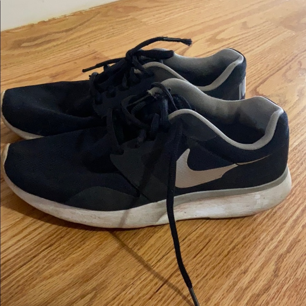 Nike roshes